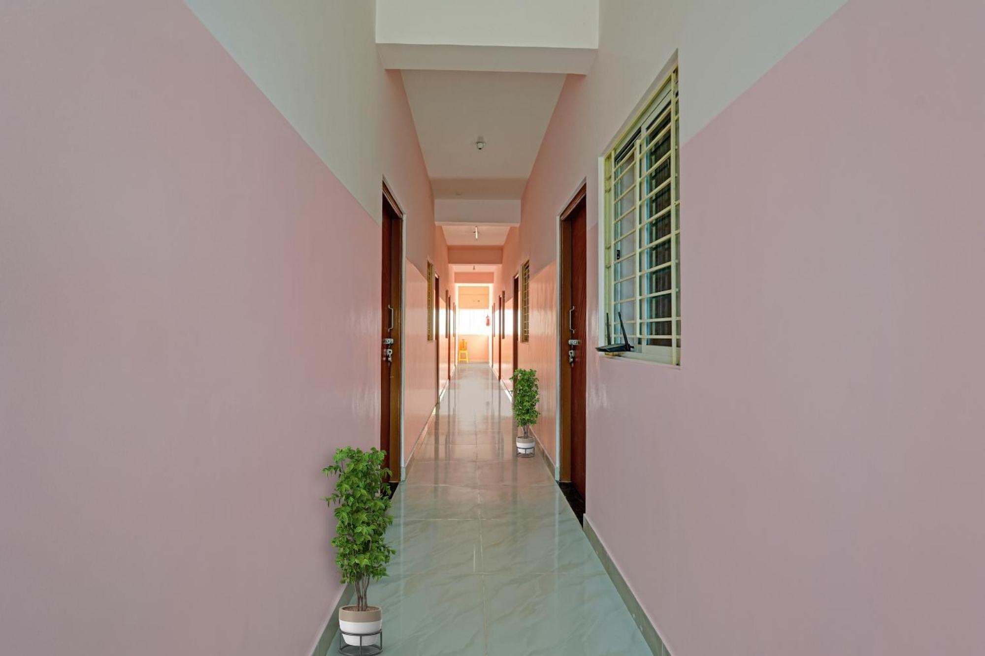 Spot On Sanjay Lodge Yelahanka エクステリア 写真